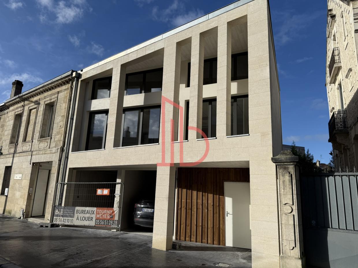 À louer Bureaux - Bordeaux 33800 - 508.98m²