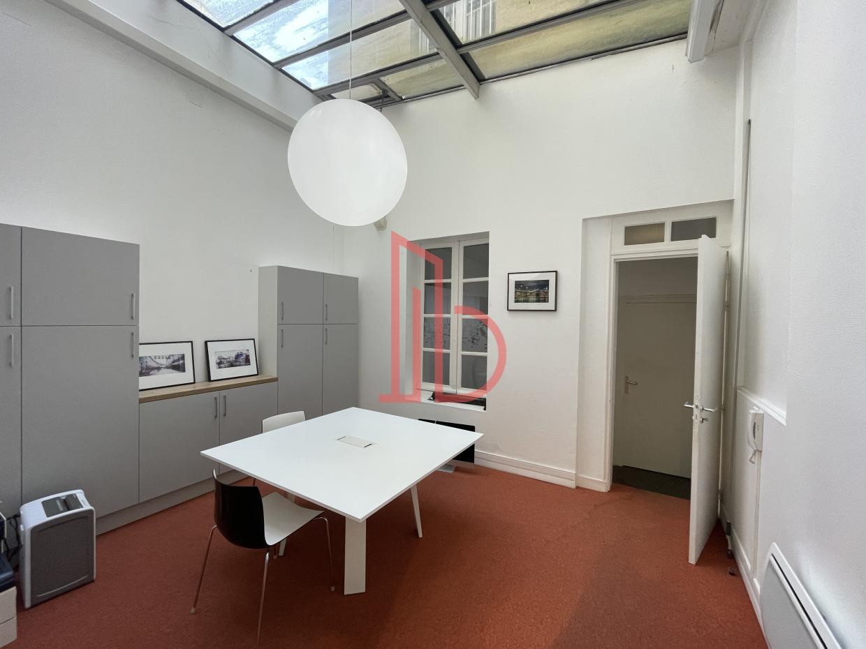 À louer Bureaux - Bordeaux 33000 - 113m²