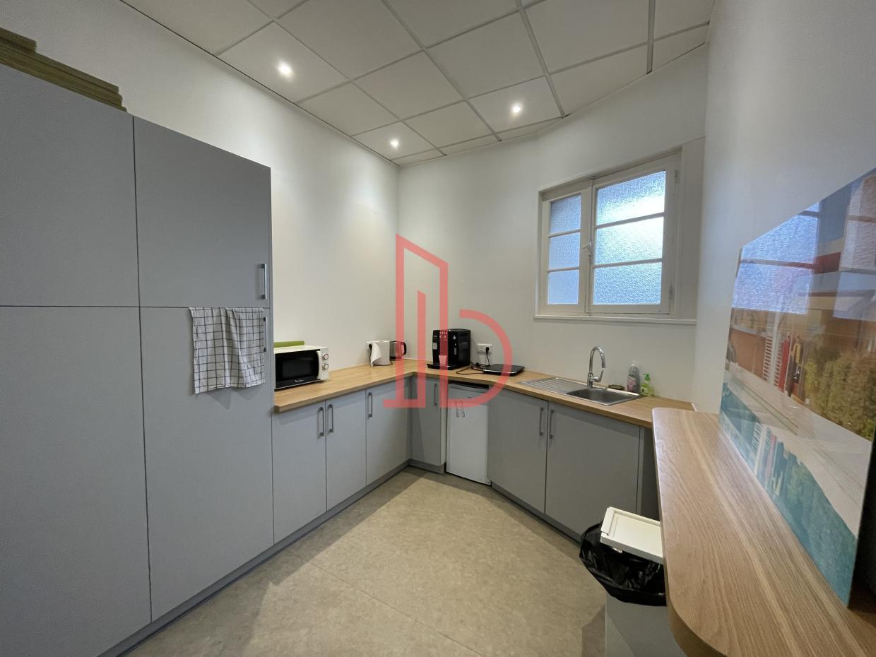 À louer Bureaux - Bordeaux 33000 - 113m²