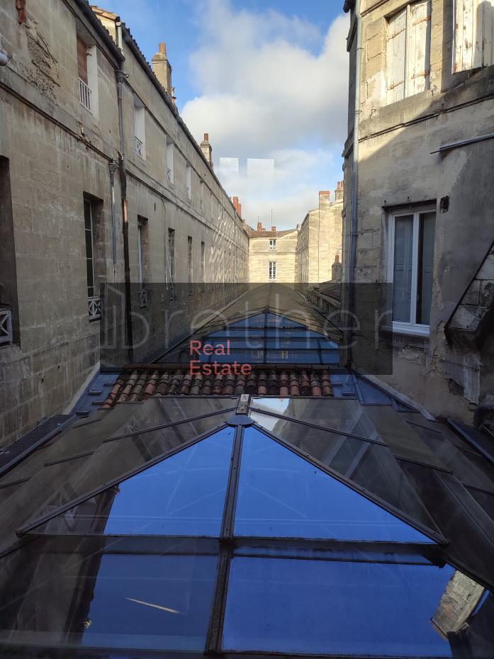 À louer Bureaux - Bordeaux 33000 - 135m²