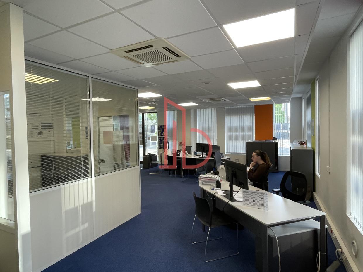 À louer Bureaux - Bordeaux 33000 - 170m²