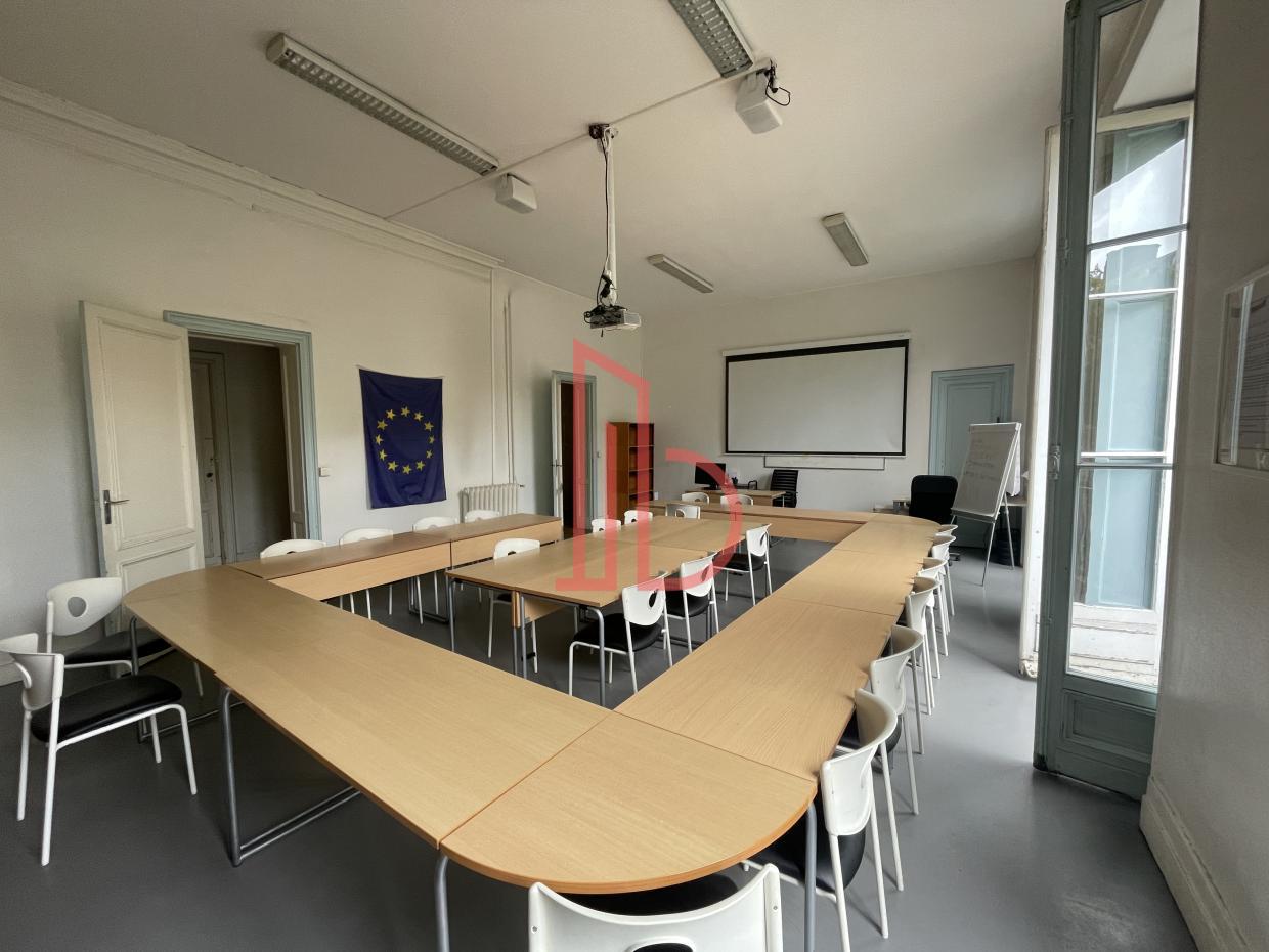 À louer Bureaux - Bordeaux 33000 - 470m²