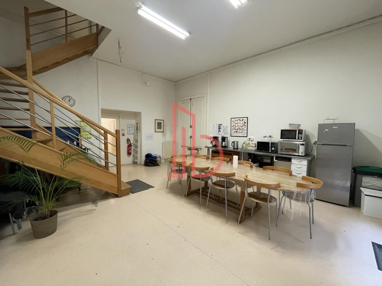 À louer Bureaux - Bordeaux 33000 - 470m²