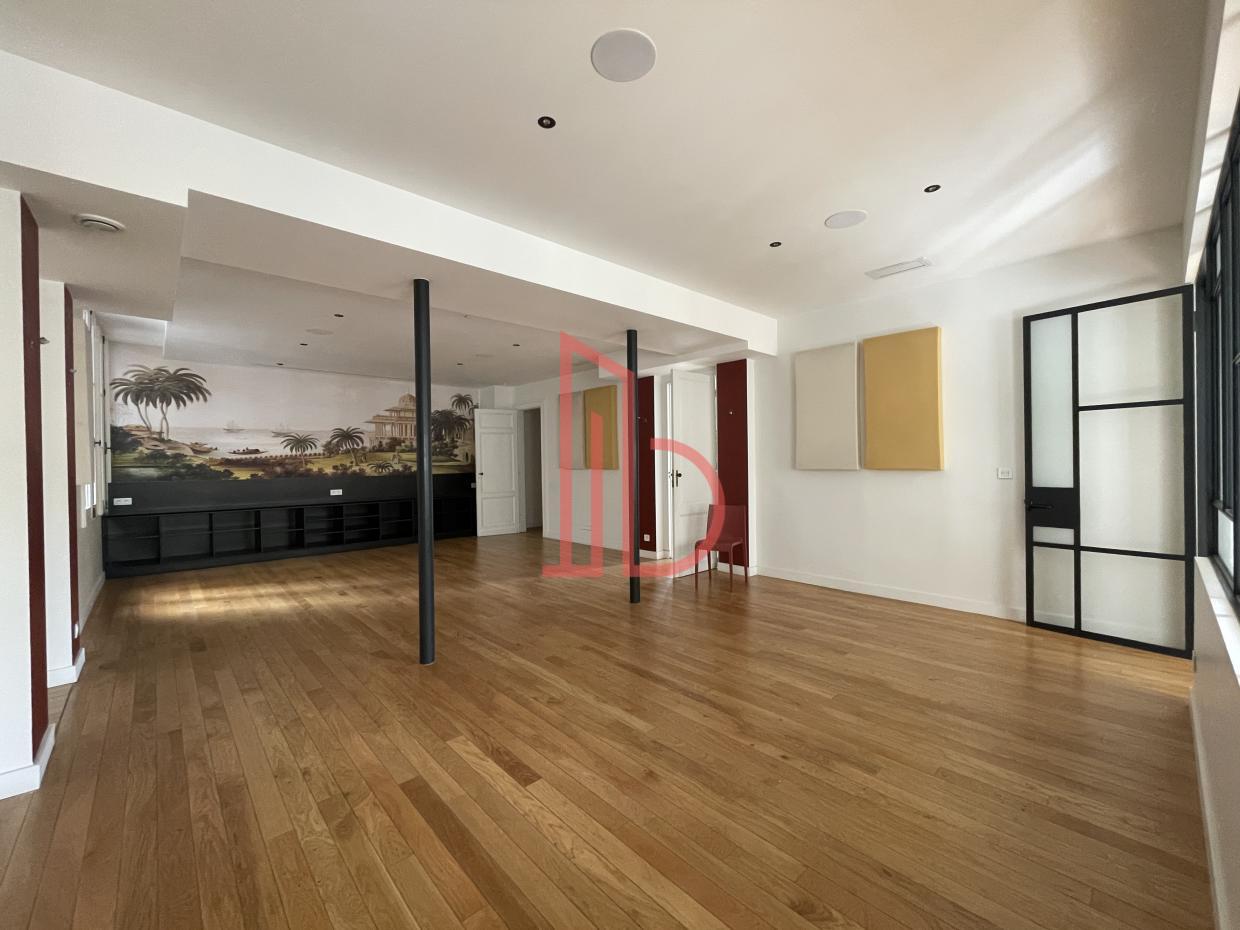 À louer Bureaux - Bordeaux 33000 - 187m²