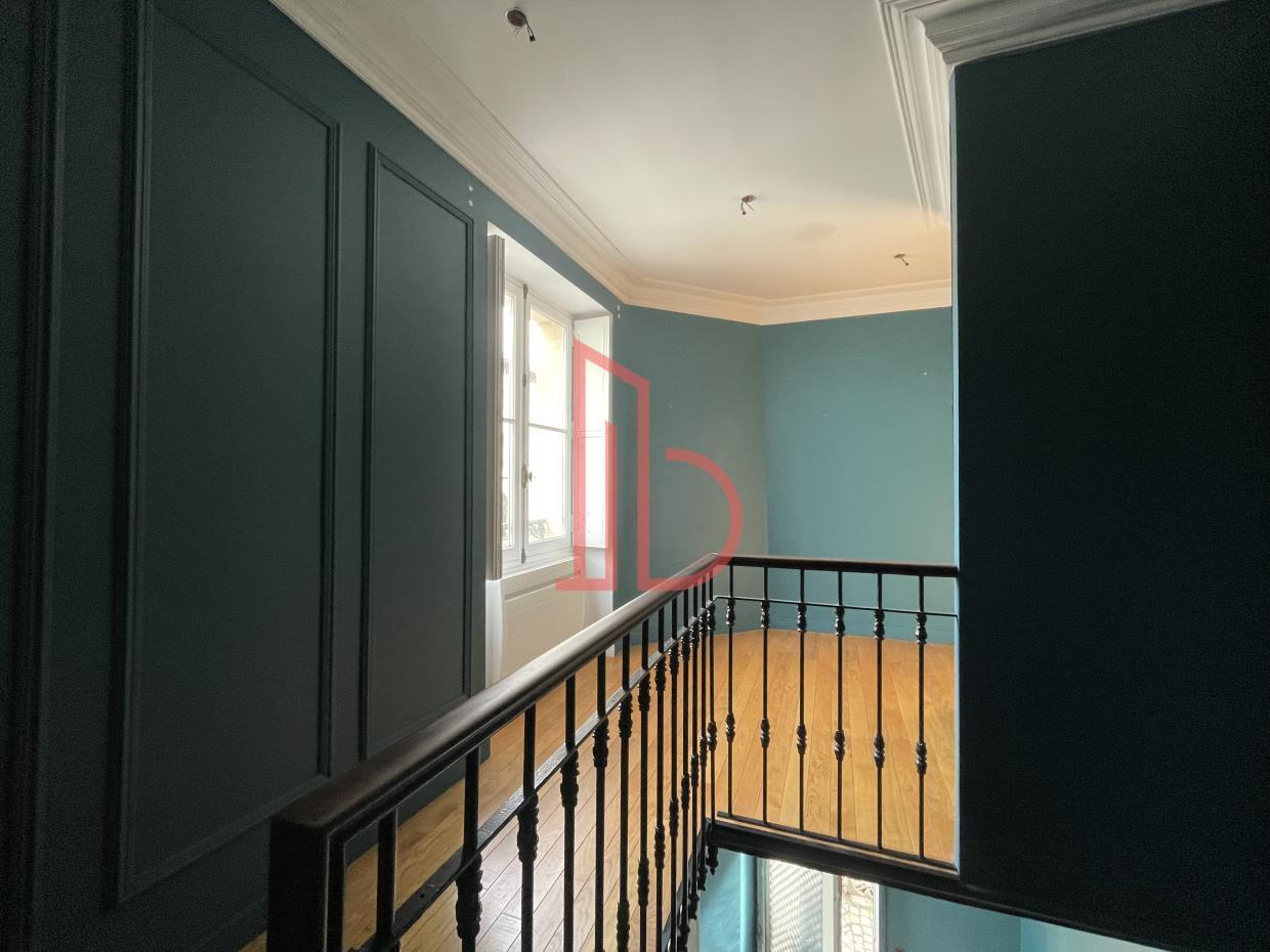 À louer Bureaux - Bordeaux 33000 - 187m²