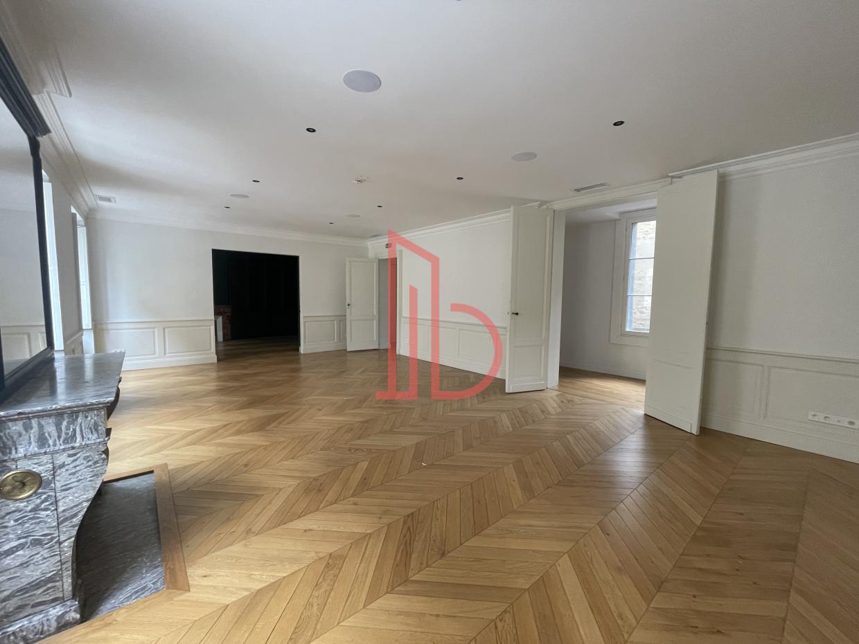 À louer Bureaux - Bordeaux 33000 - 187m²
