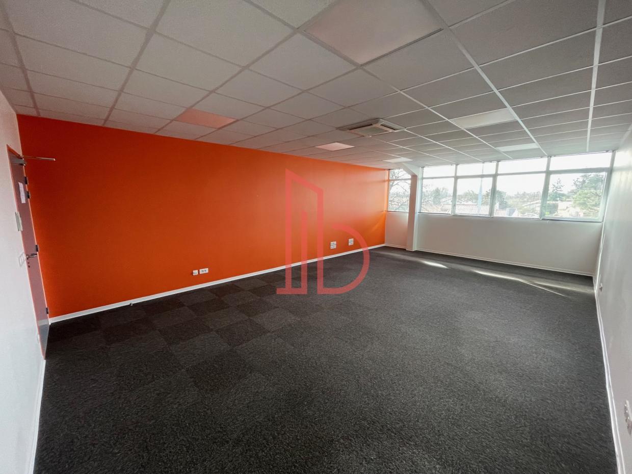 À louer Bureaux - Gradignan 33170 - 490m²