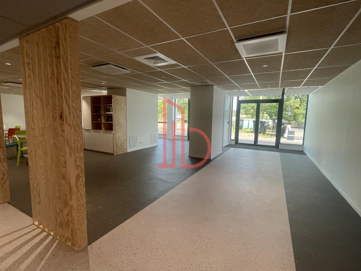 À louer Bureaux - Bègles 33130 - 134m²