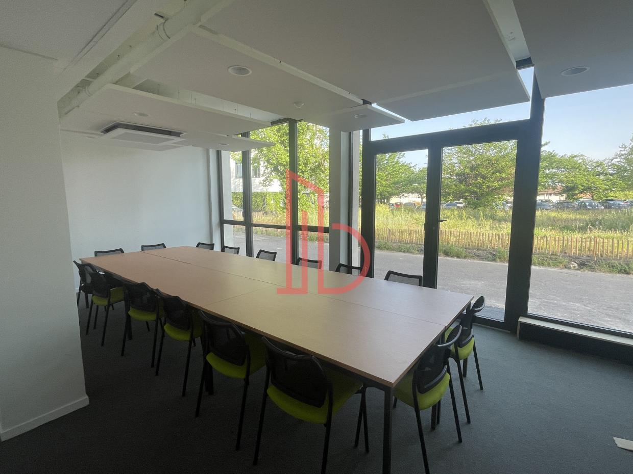 À louer Bureaux - Bègles 33130 - 134m²