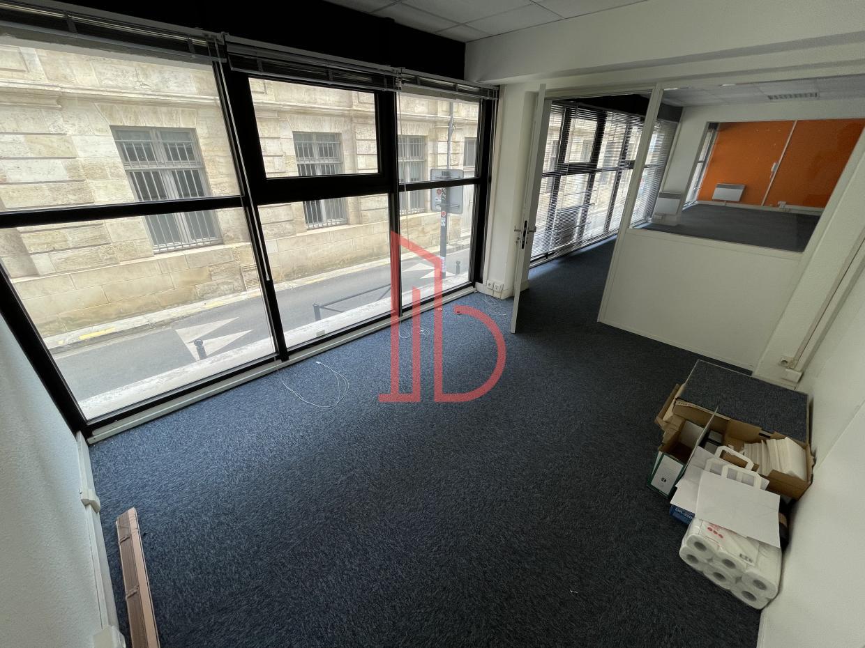À louer Bureaux - Bordeaux 33300 - 116.54m²