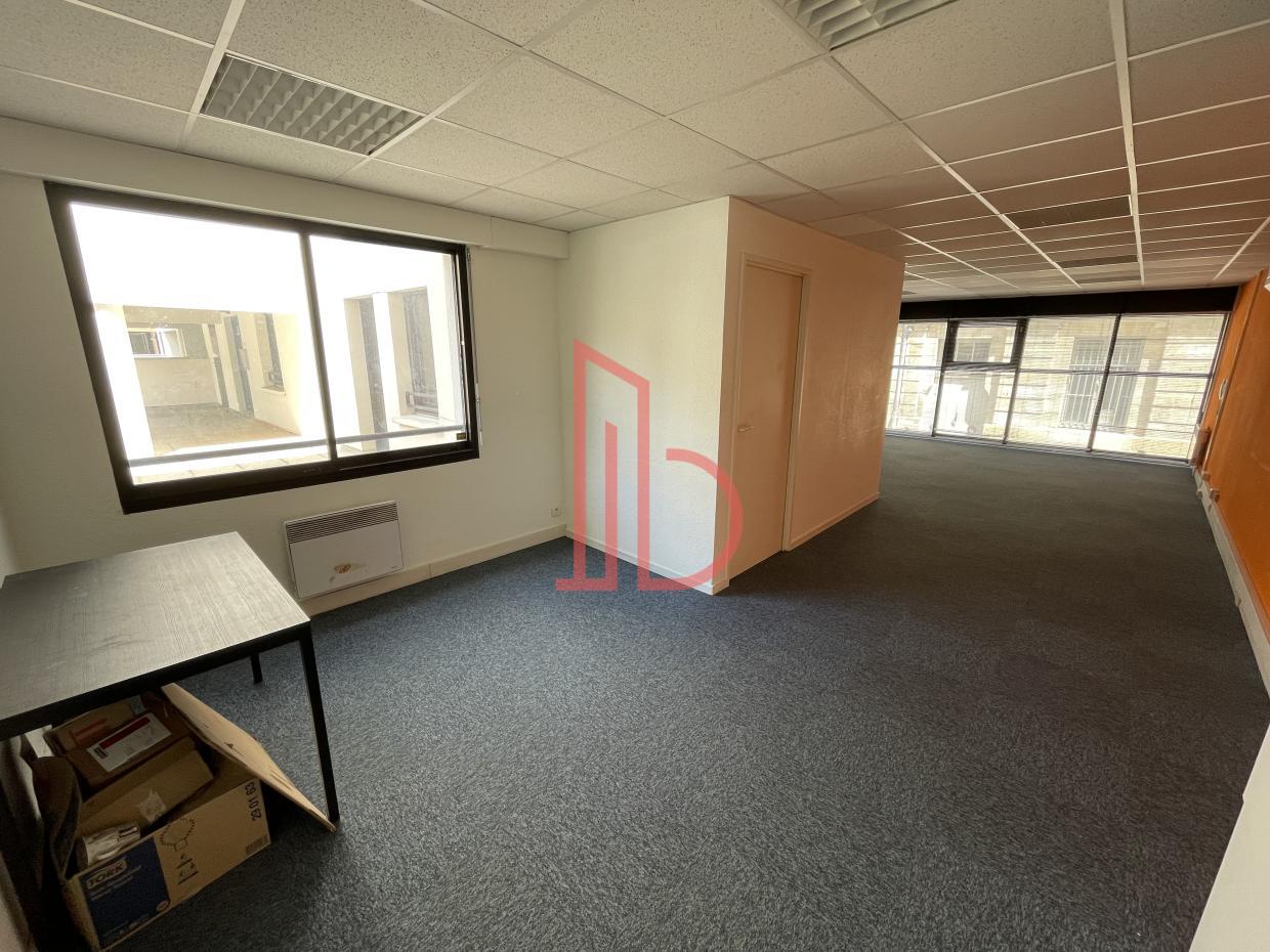 À louer Bureaux - Bordeaux 33300 - 116.54m²