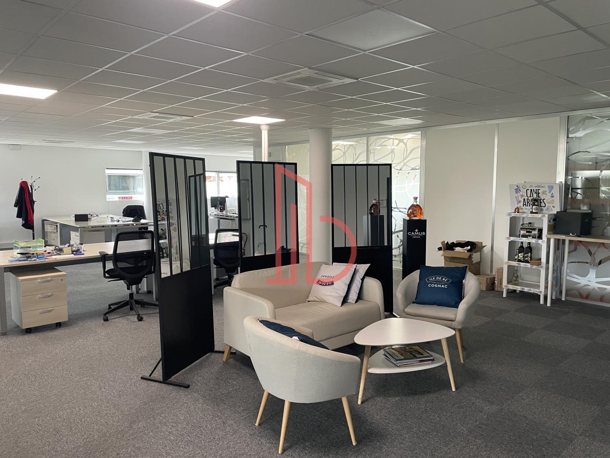 À louer Bureaux - Bruges 33520 - 313m²