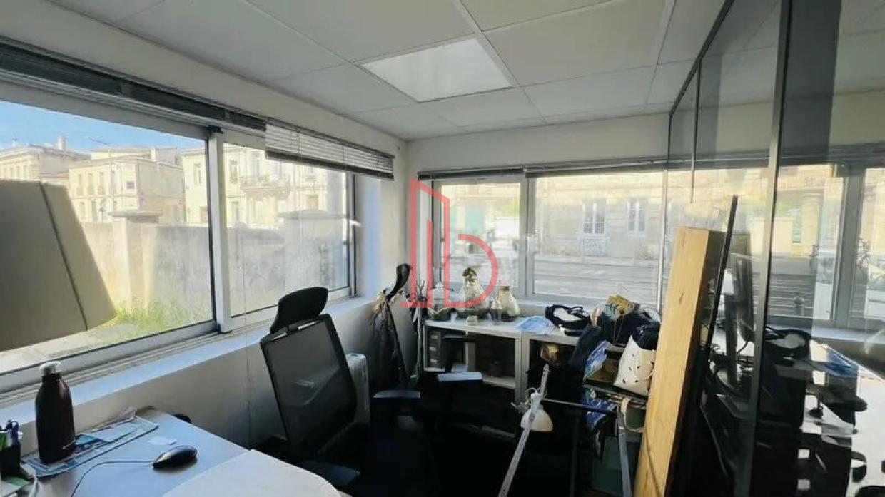 À louer Bureaux - Bordeaux 33000 - 180m²