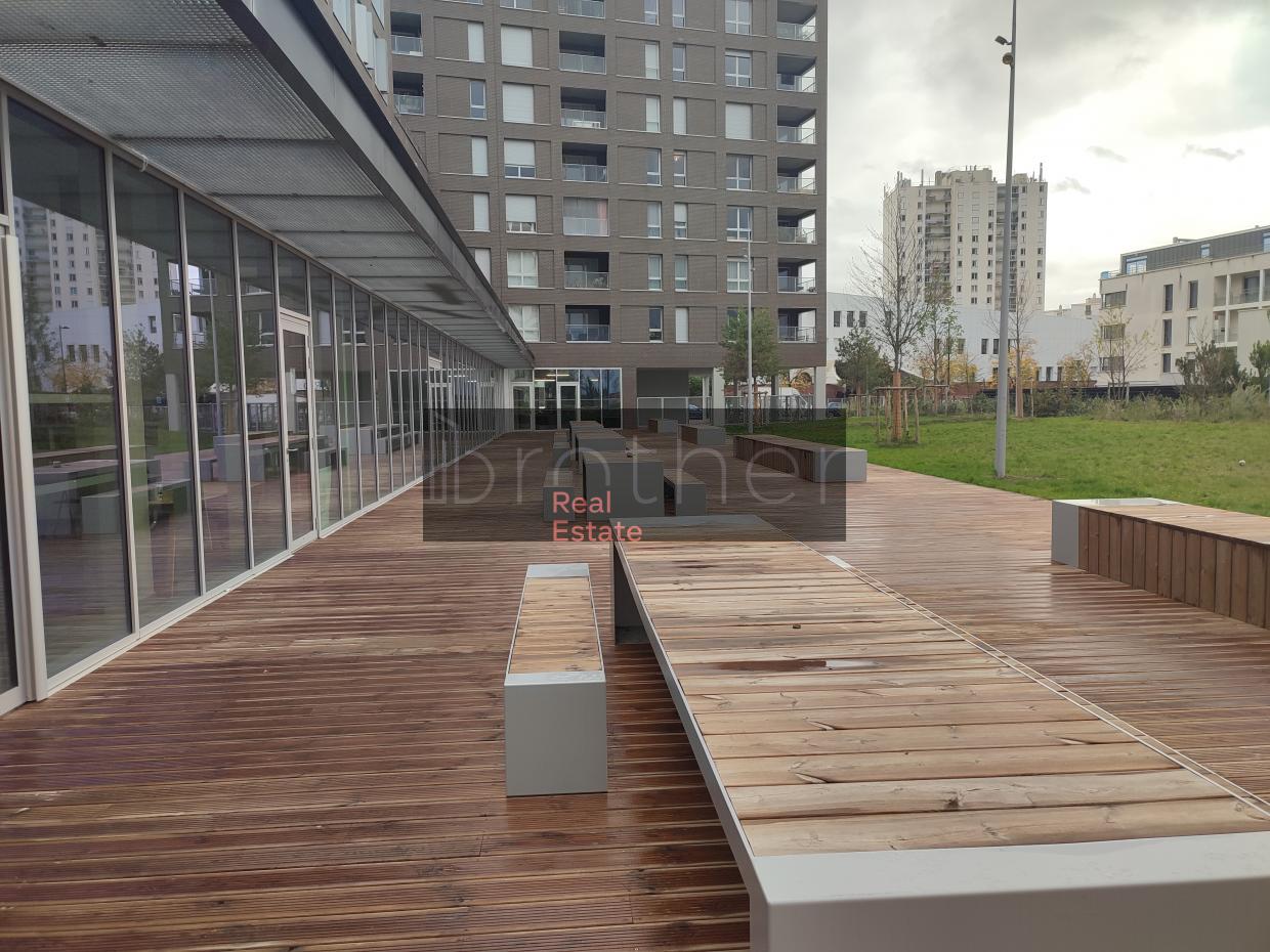 À louer Bureaux - Bordeaux 33300 - 855m²