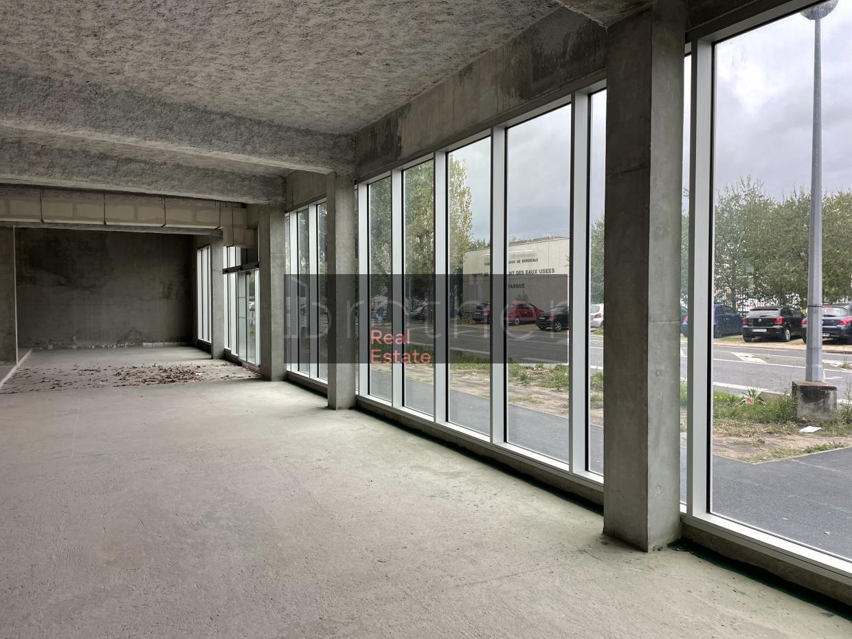 À louer Bureaux - Bordeaux 33300 - 855m²