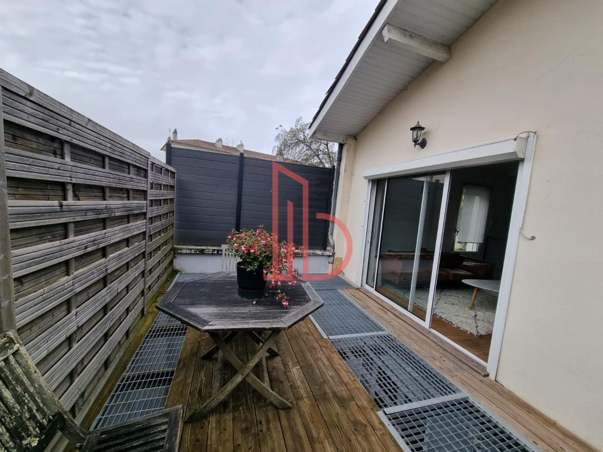 À vendre Bureaux - Bordeaux 33300 - 108.8m²