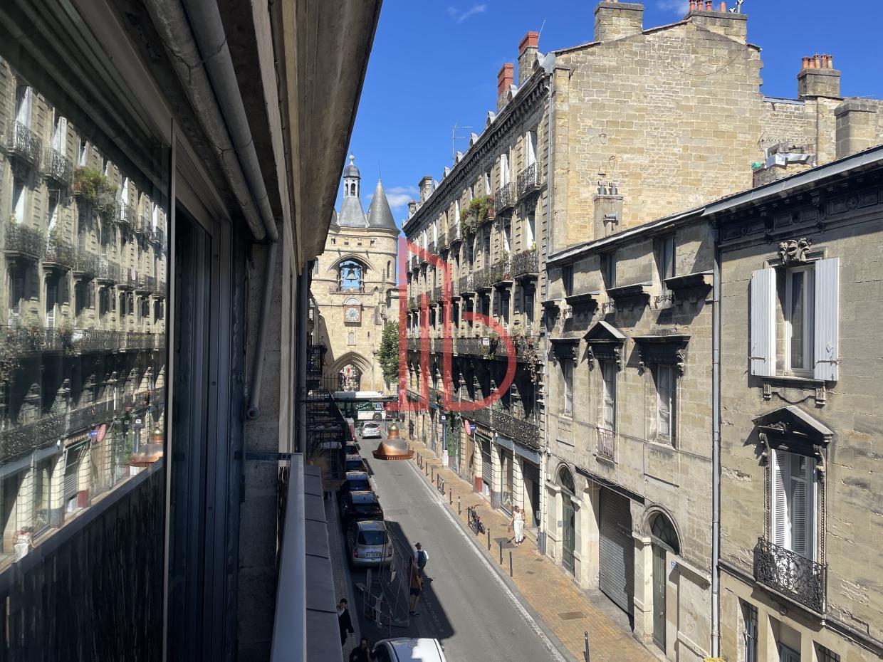 À louer Bureaux - Bordeaux 33000 - 215m²