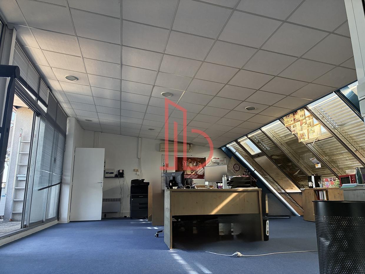 À louer Bureaux - Bordeaux 33200 - 85m²