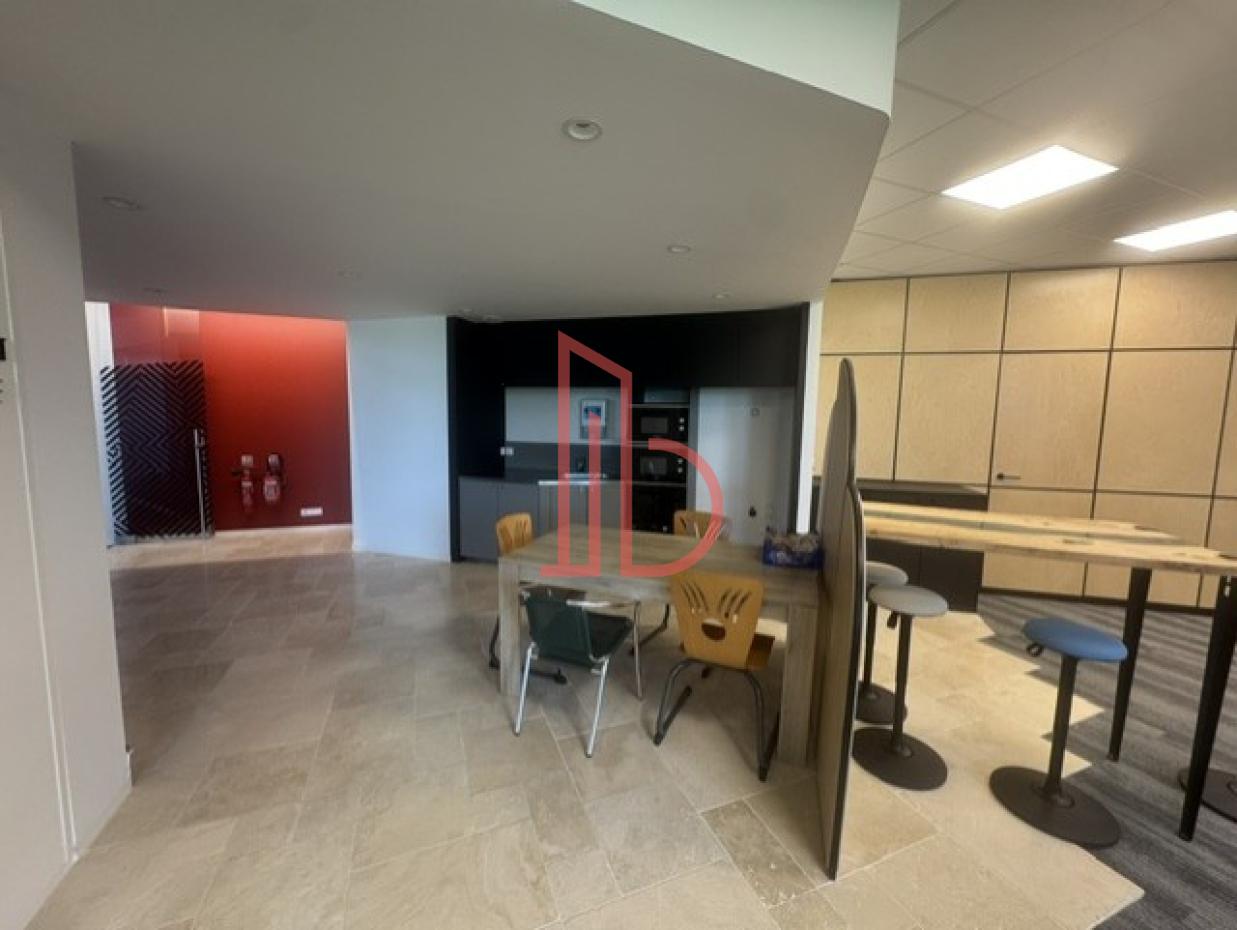 À louer Bureaux - Eysines 33320 - 278m²