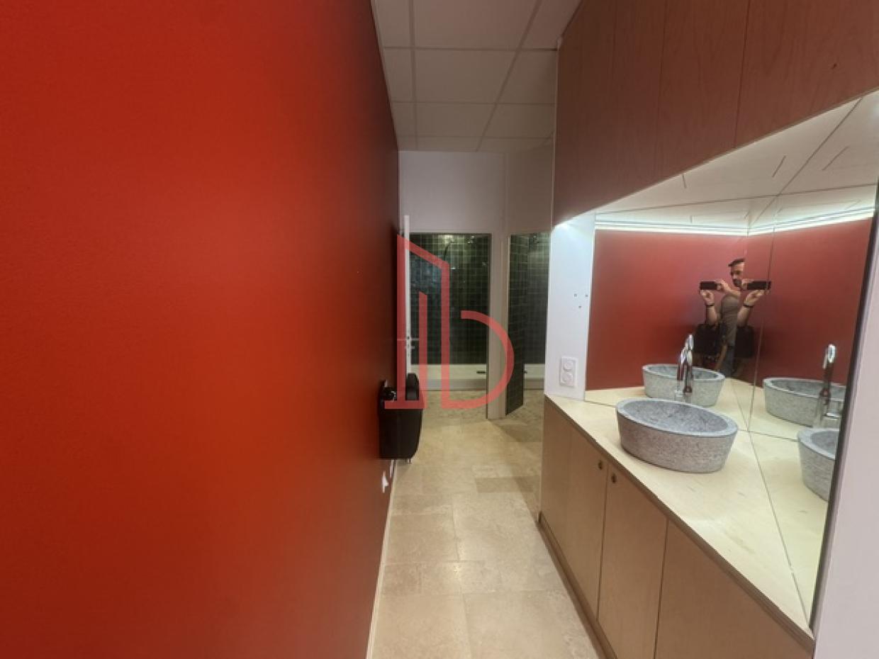 À louer Bureaux - Eysines 33320 - 278m²