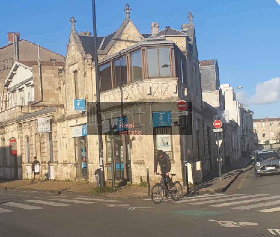À louer Bureaux - Bordeaux 33000 - 121.1m²