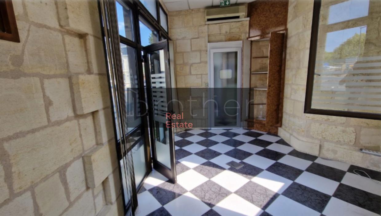 À louer Bureaux - Bordeaux 33000 - 121.1m²