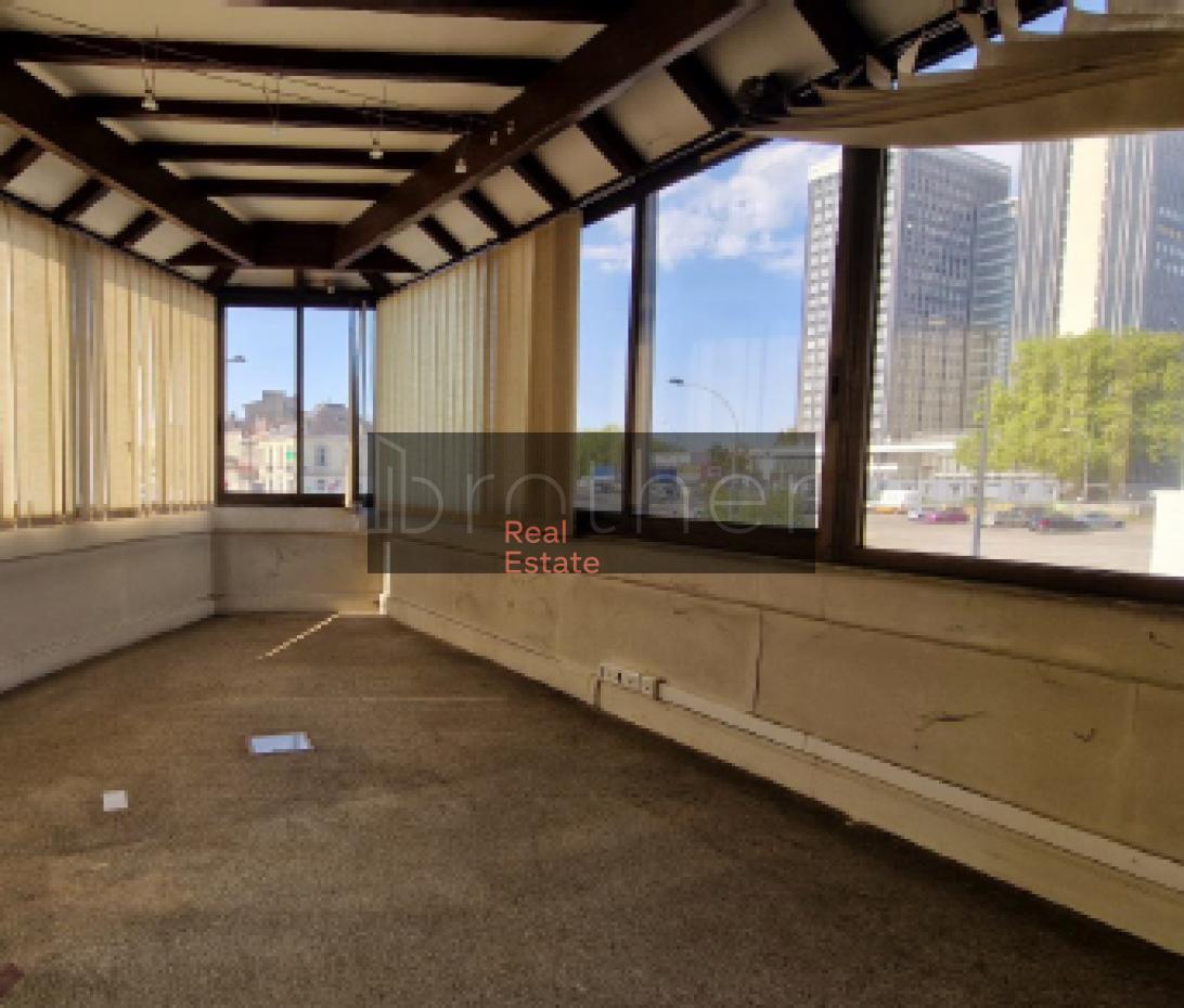 À louer Bureaux - Bordeaux 33000 - 121.1m²