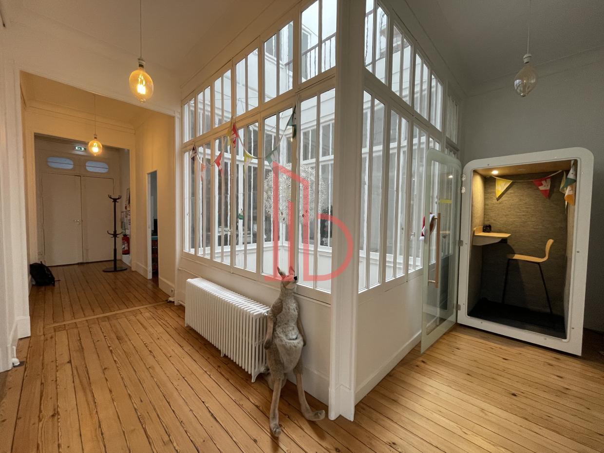 À louer Bureaux - Bordeaux 33000 - 180m²