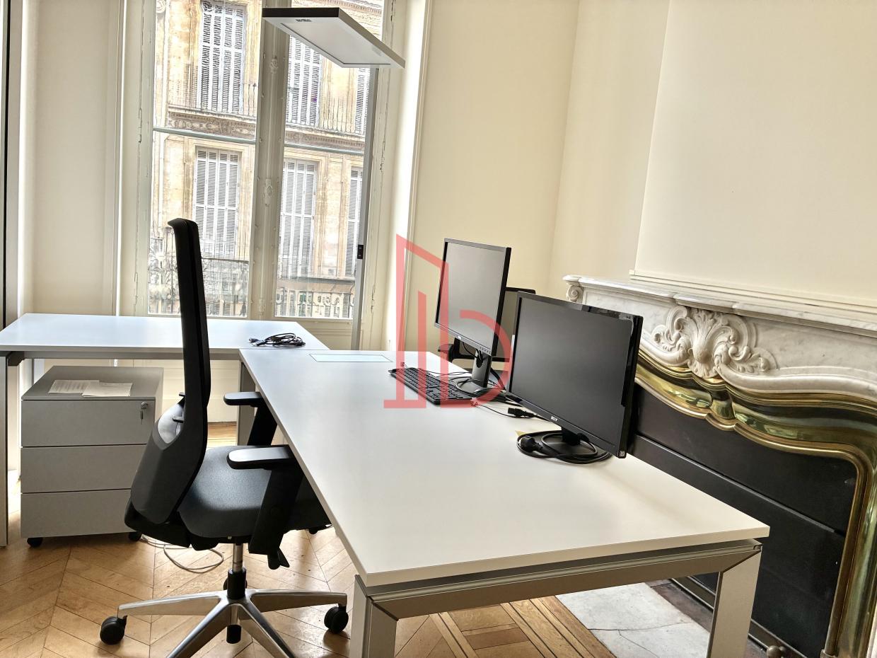 À louer Bureaux - Bordeaux 33000 - 103.55m²