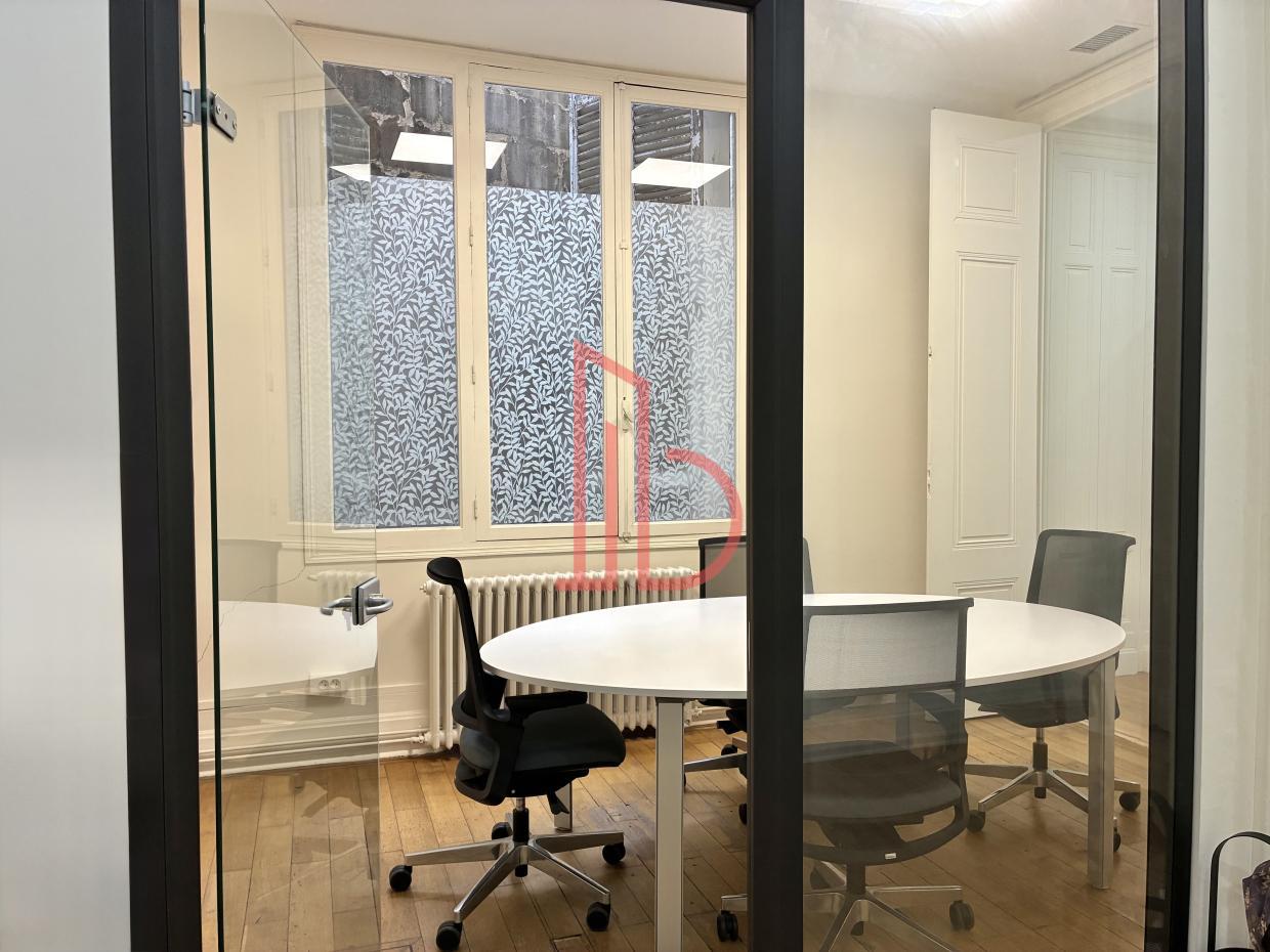 À louer Bureaux - Bordeaux 33000 - 103.55m²