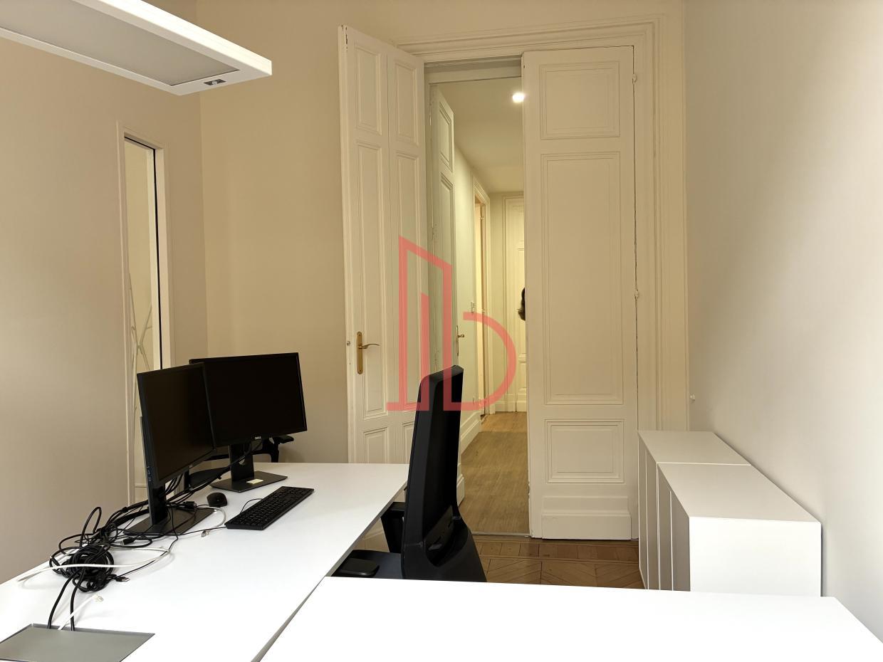 À louer Bureaux - Bordeaux 33000 - 103.55m²