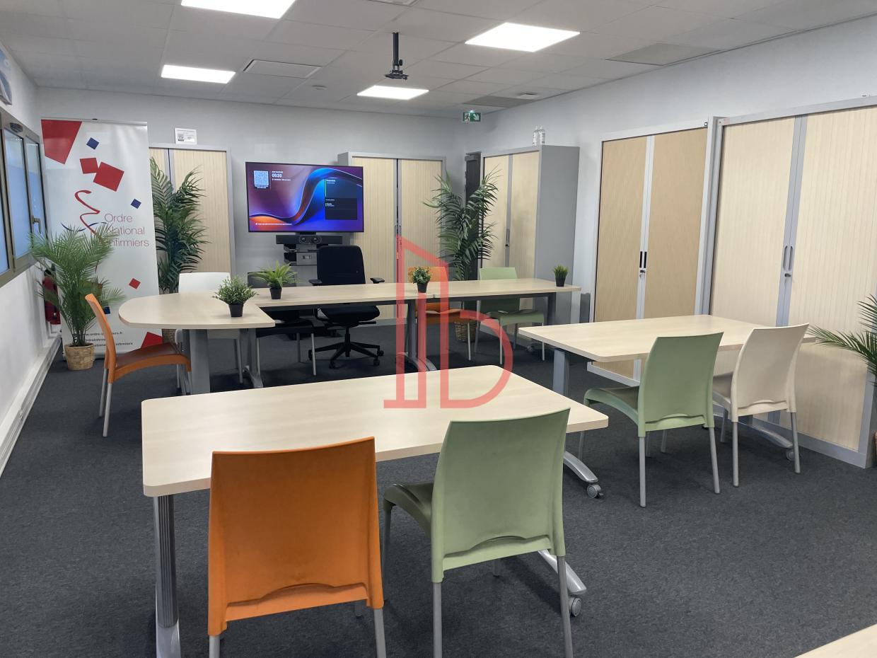 À louer Bureaux - Bordeaux 33100 - 550m²