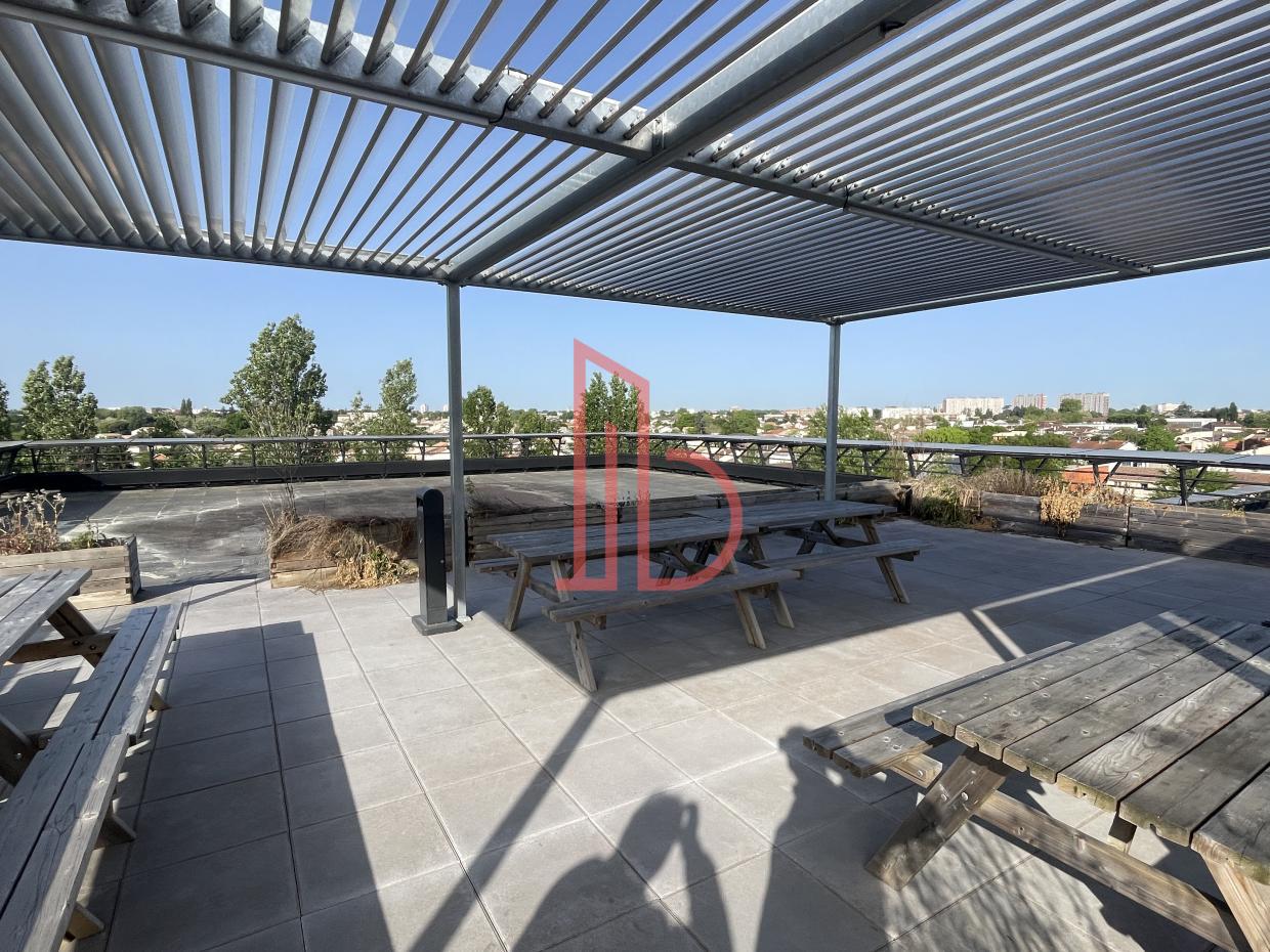 À louer Bureaux - Bègles 33130 - 666m²
