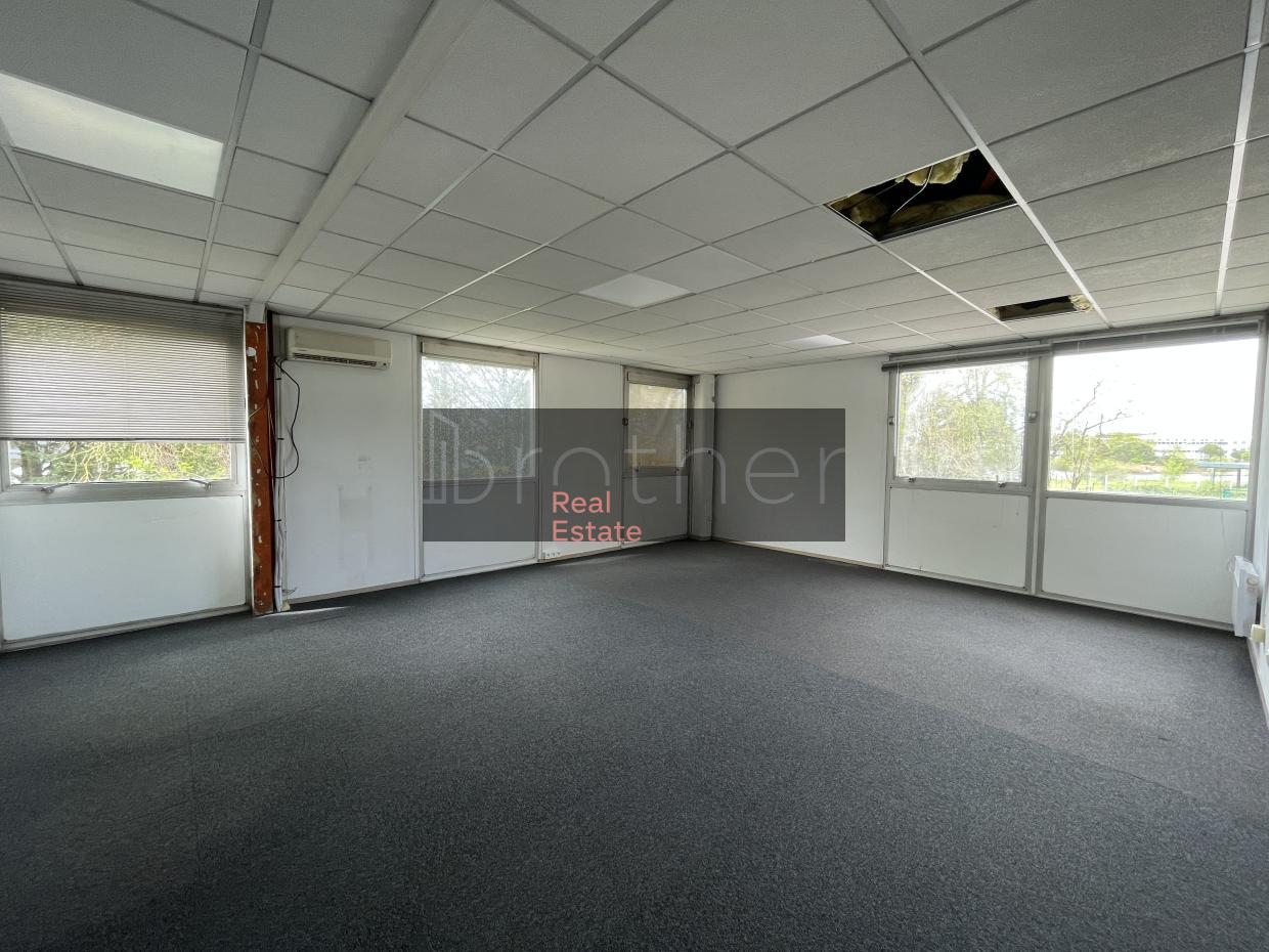 À louer Bureaux - Mérignac 33700 - 520m²