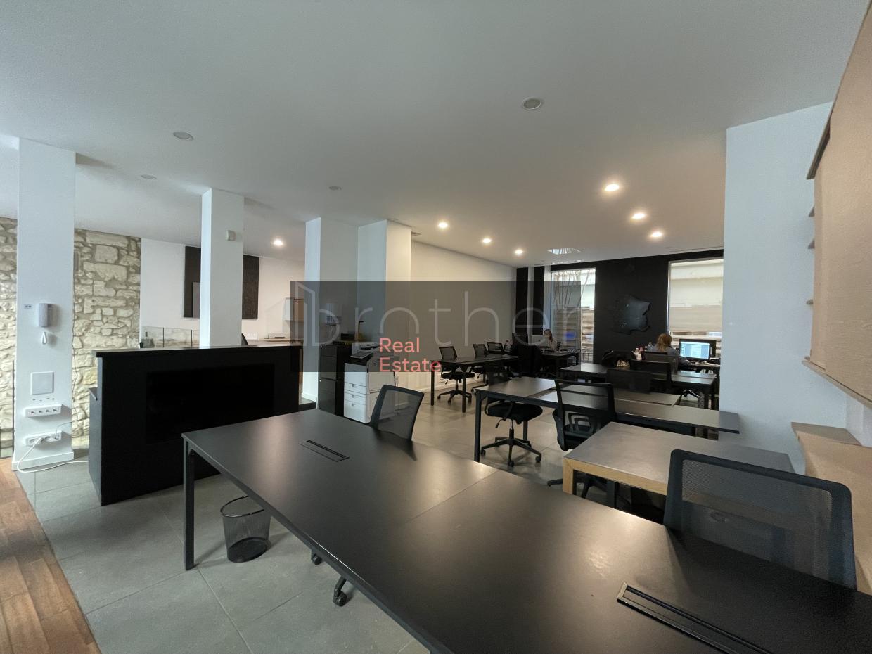 À louer Bureaux - Bordeaux 33000 - 310m²