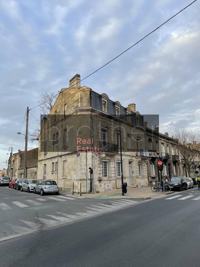 À louer Bureaux - Bordeaux 33200 - 475m²