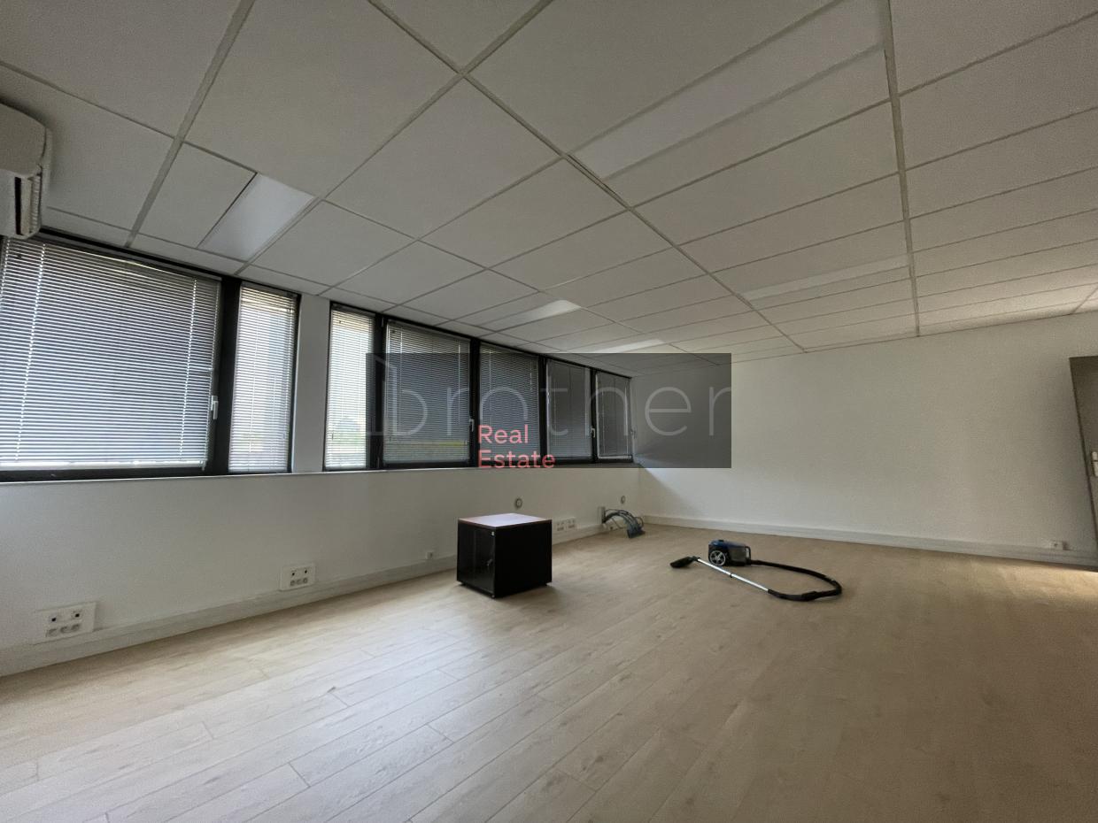À louer Bureaux - Bordeaux 33300 - 80m²