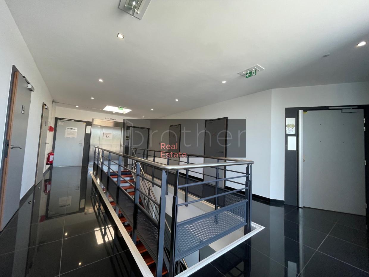 À louer Bureaux - Villenave-d'Ornon 33140 - 1436.75m²