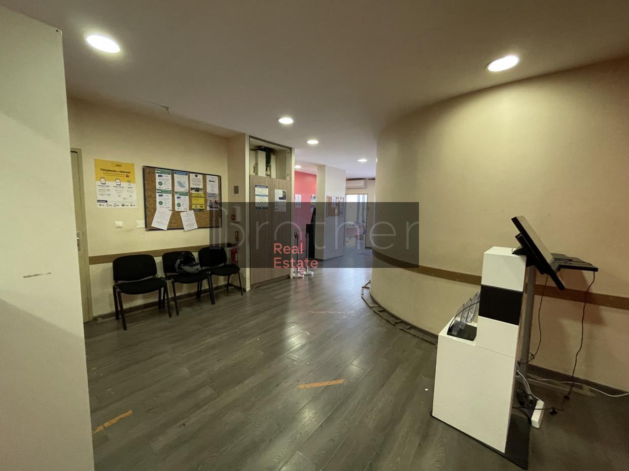 À louer Bureaux - Bordeaux 33100 - 200m²