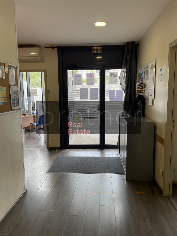 À louer Bureaux - Bordeaux 33100 - 200m²