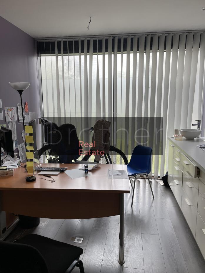 À louer Bureaux - Bordeaux 33100 - 200m²