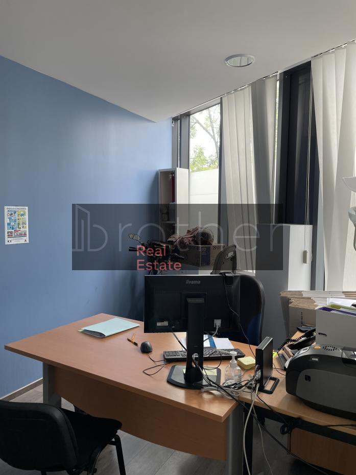 À louer Bureaux - Bordeaux 33100 - 200m²