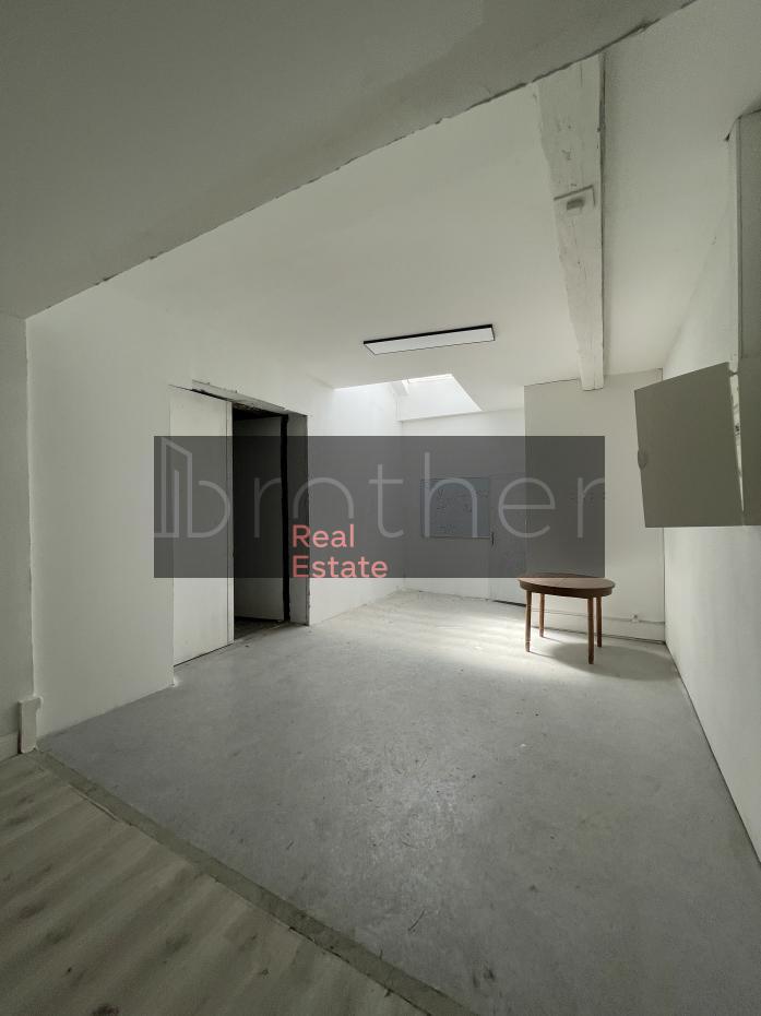 À louer Bureaux - Bordeaux 33300 - 426.84m²