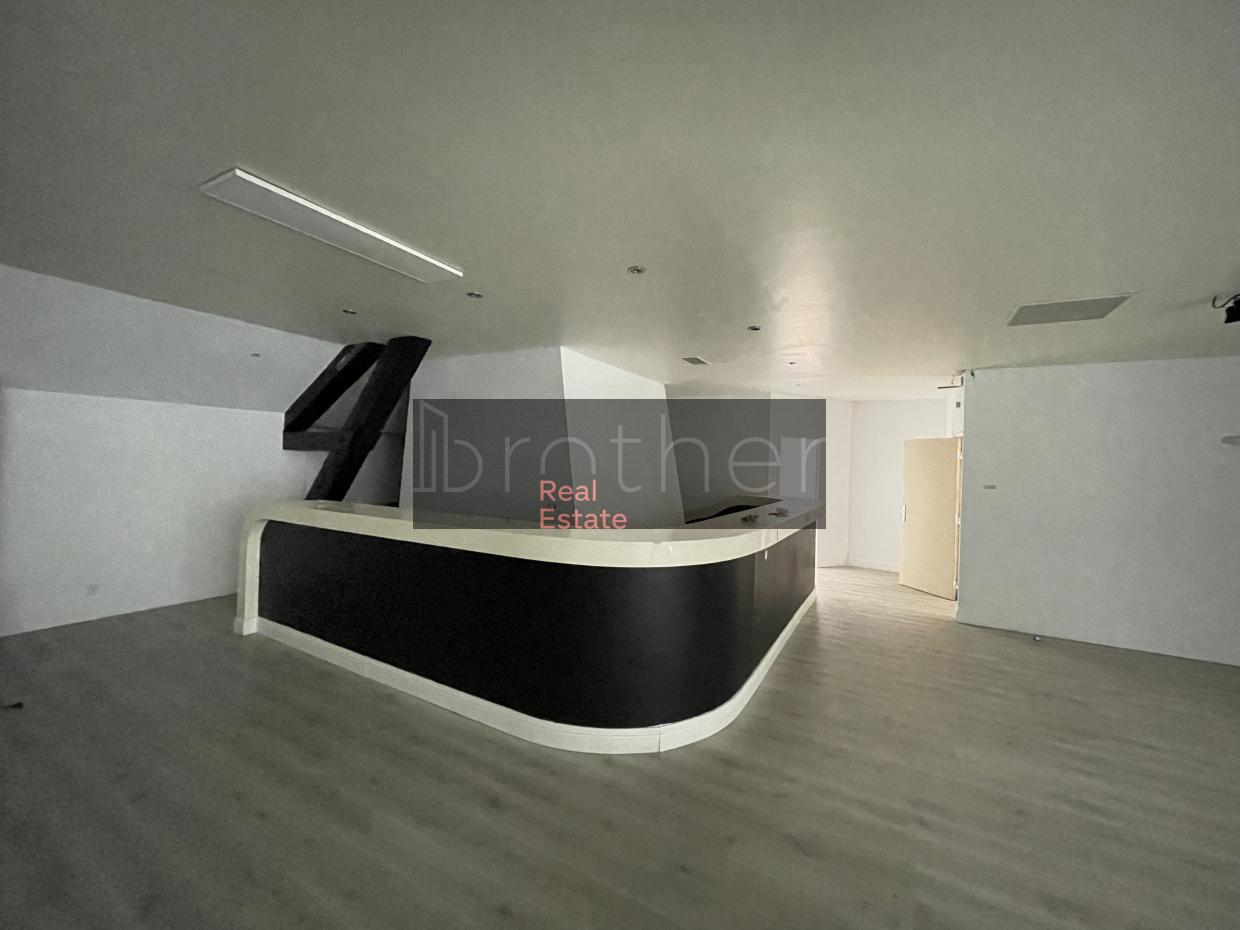 À louer Bureaux - Bordeaux 33300 - 426.84m²