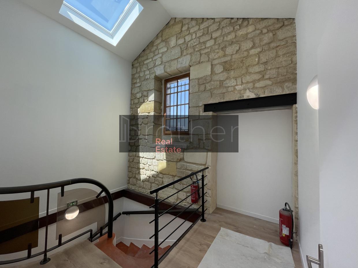 À louer Bureaux - Bordeaux 33300 - 426.84m²