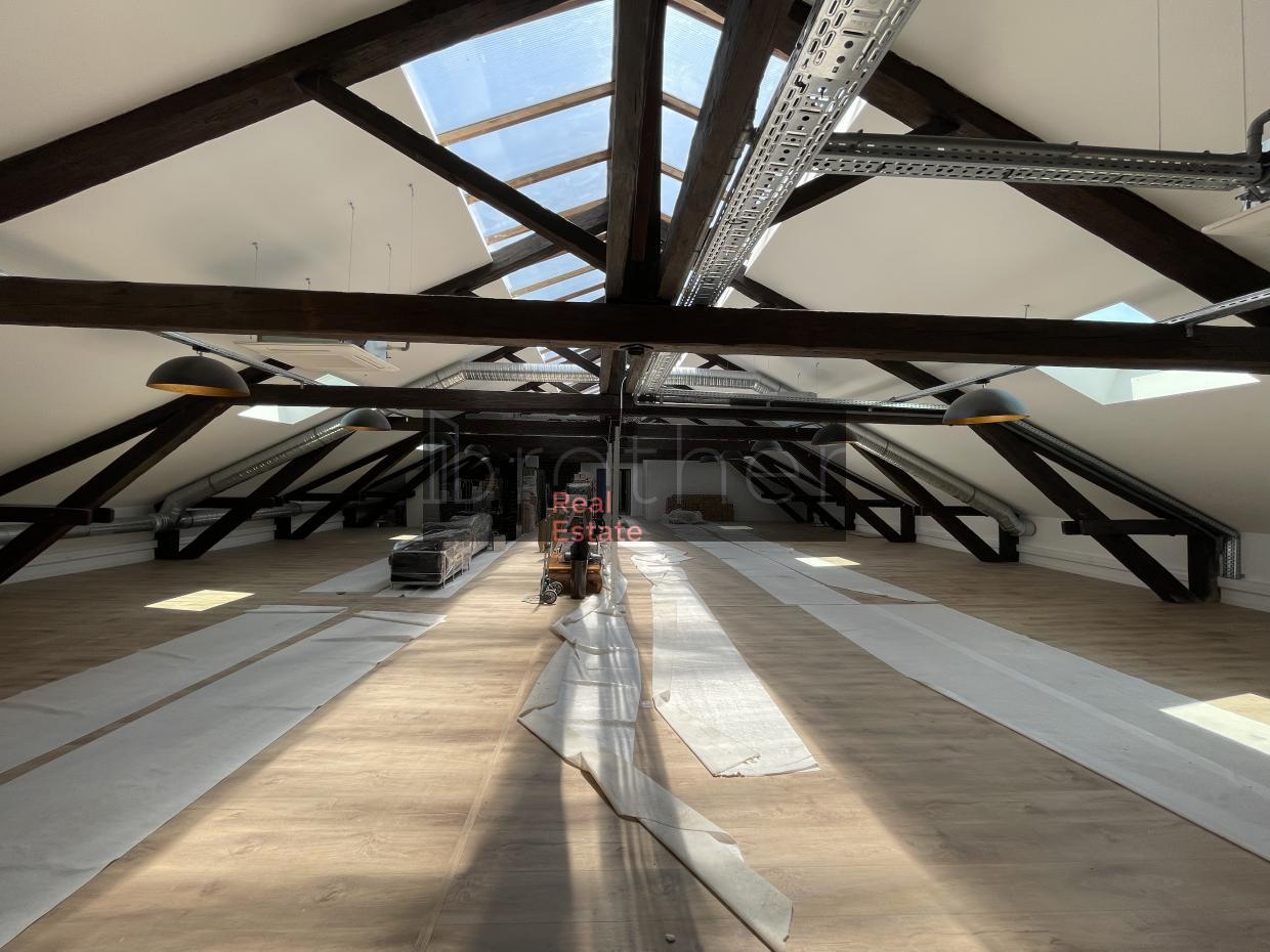 À louer Bureaux - Bordeaux 33300 - 426.84m²