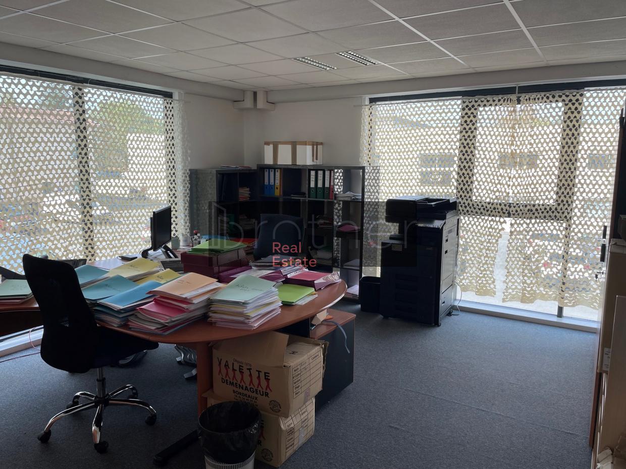 À louer Bureaux - Lormont 33310 - 238m²