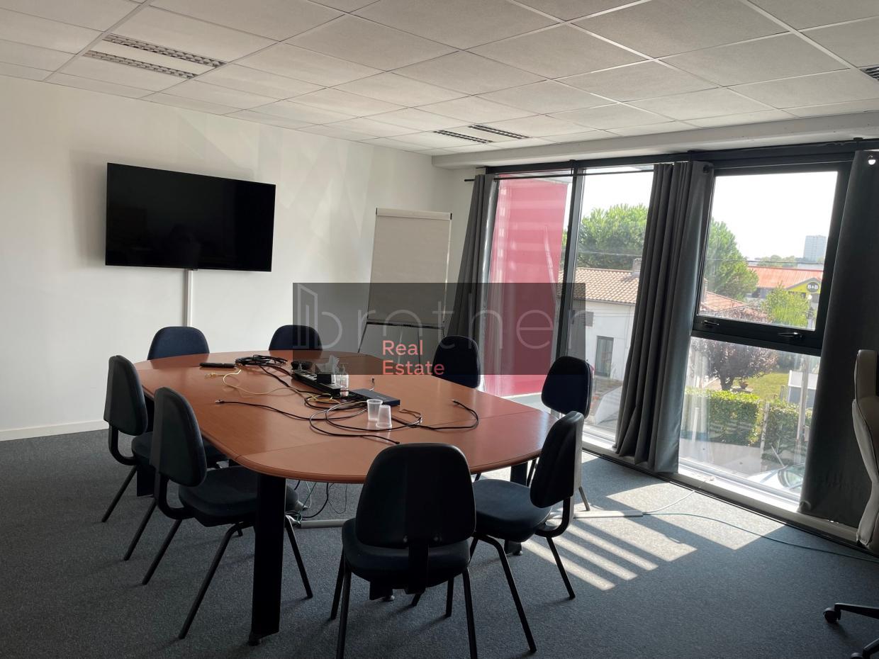 À louer Bureaux - Lormont 33310 - 238m²