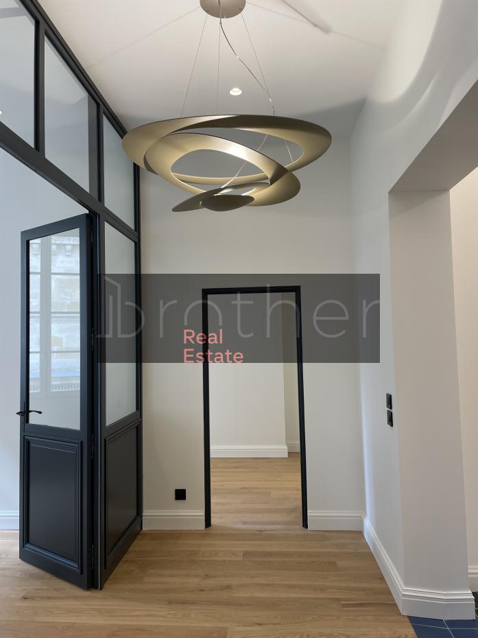 À louer Bureaux - Bordeaux 33000 - 333.94m²