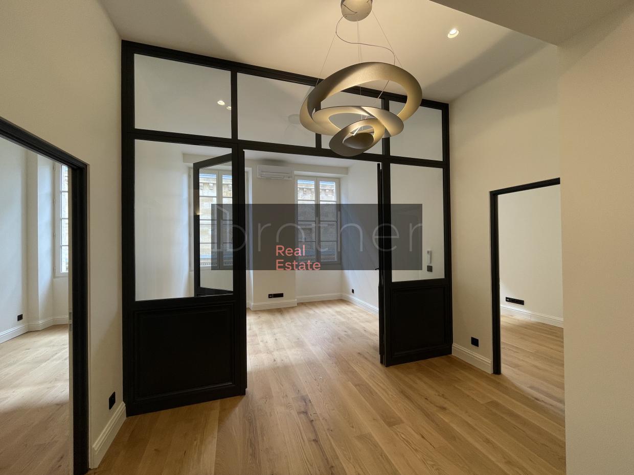 À louer Bureaux - Bordeaux 33000 - 333.94m²